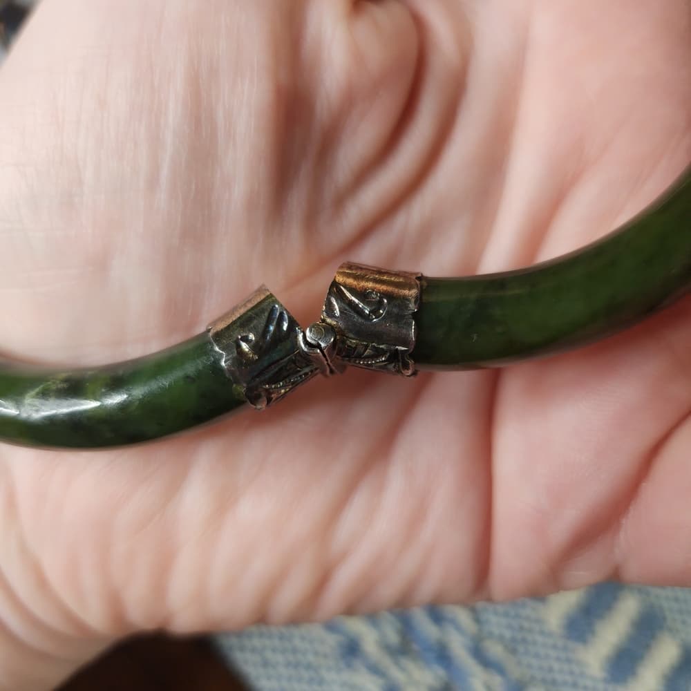 Gorgeous Green Jade And Sterling Silver Hinged Bangle Bracelet With Latch - Thumbnail 7