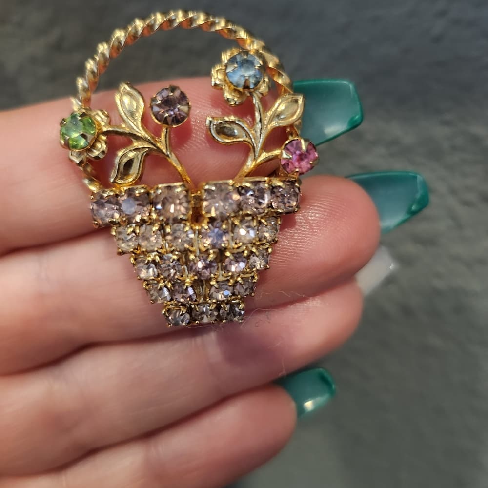 Vintage Pastel Rhinestone Floral Cottagecore Basket Gold Tone Brooch - Thumbnail 2