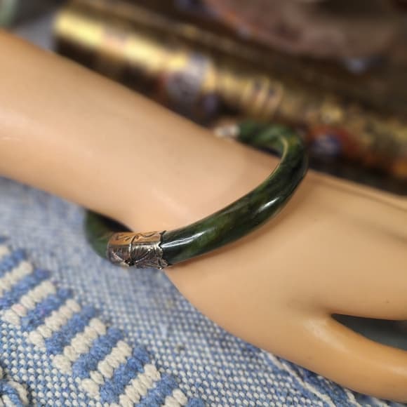 Gorgeous Green Jade And Sterling Silver Hinged Bangle Bracelet With Latch - Thumbnail 10