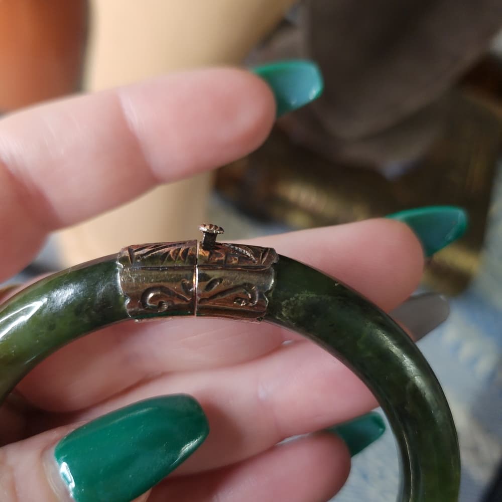 Gorgeous Green Jade And Sterling Silver Hinged Bangle Bracelet With Latch - Thumbnail 4