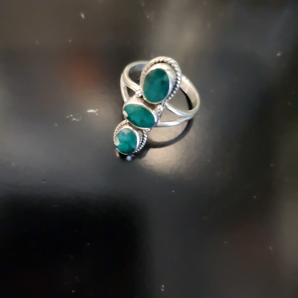 Faceted Triple Emerald Sterling Silver Ring 925 | Size 6.5 | Elegant Stackable - Thumbnail 4