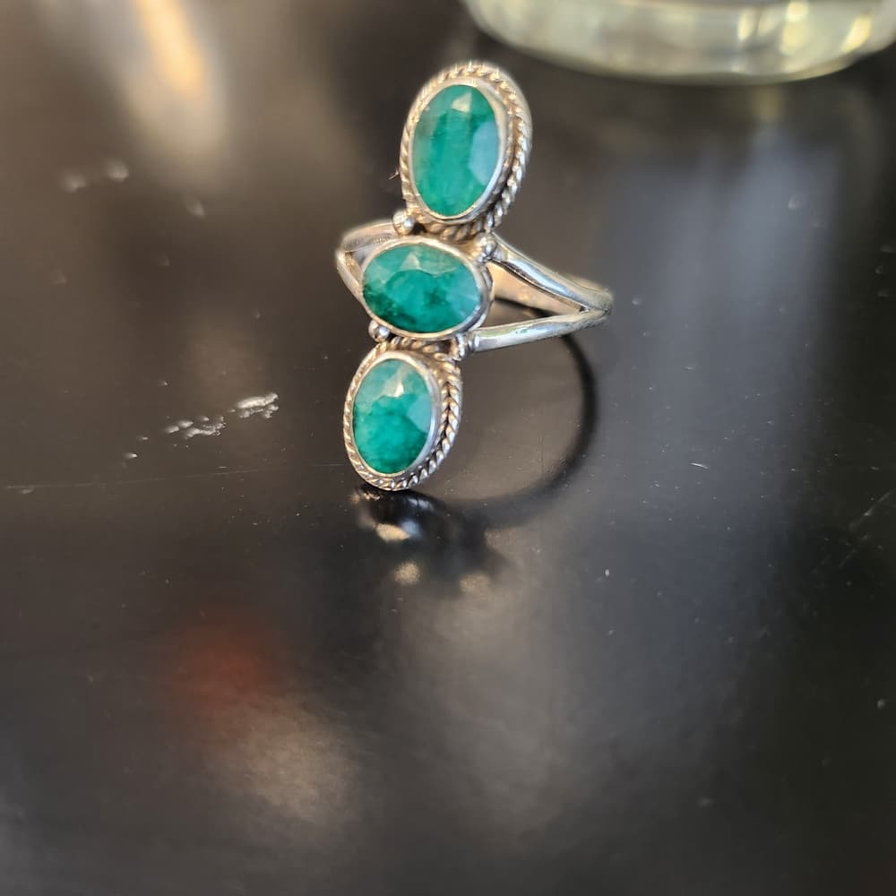 Faceted Triple Emerald Sterling Silver Ring 925 | Size 6.5 | Elegant Stackable - Thumbnail 3