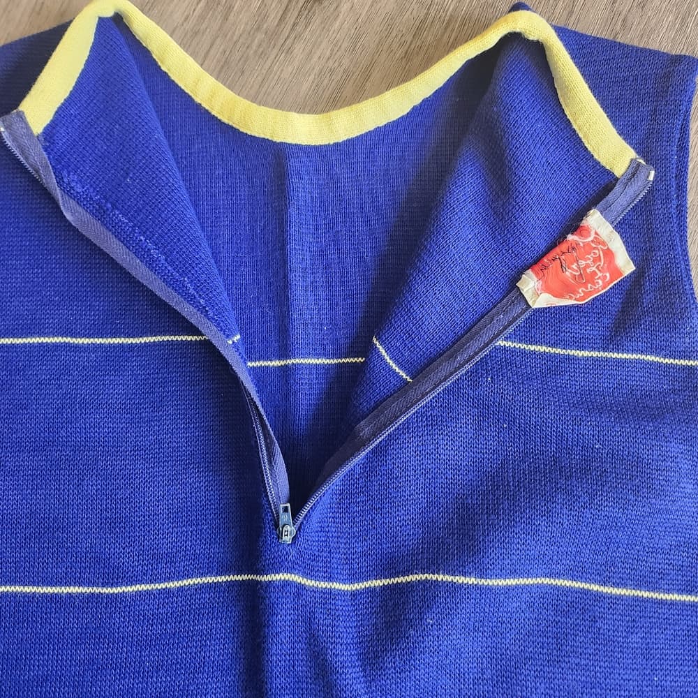 1960s Royal Blue Two-Piece Fine Knit Set with Yellow Trim By Roger Fashions - Thumbnail 5