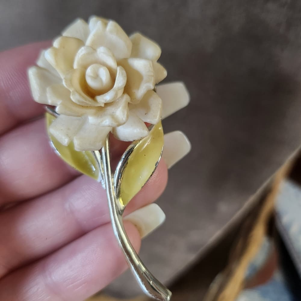 Vintage JJ Cream Rose Floral Stem Brooch With Enamel Leaves - Thumbnail 3