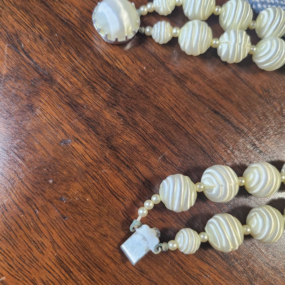 Vintage Cream Plastic Textured Beaded Double-Strand Necklace Marked Japan - Thumbnail 5