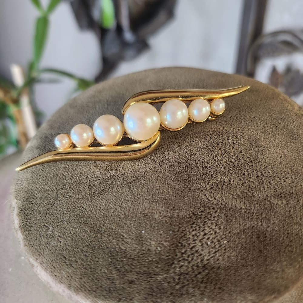 Vintage Monet Classic Pearl and Gold-Tone Wave Brooch - White Pearls