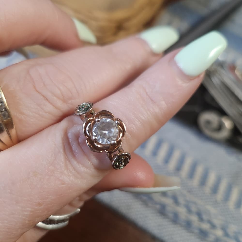 Silver Floral Halo Ring with Clear Center Stone - Women Jewelry - Thumbnail 4