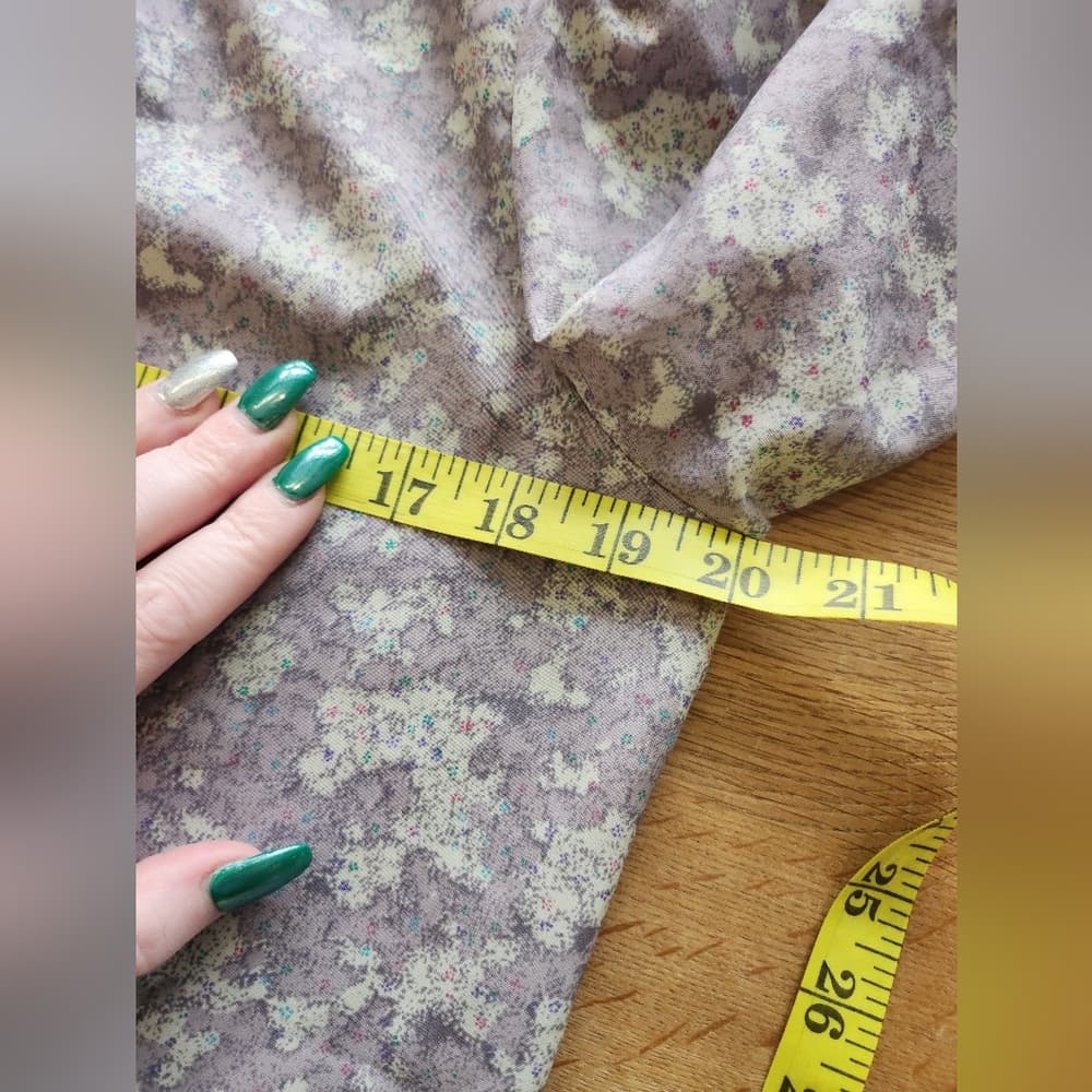 Vintage 1970s Lavender Floral Lace Trim Long Sleeve Union Made Blouse - Thumbnail 9