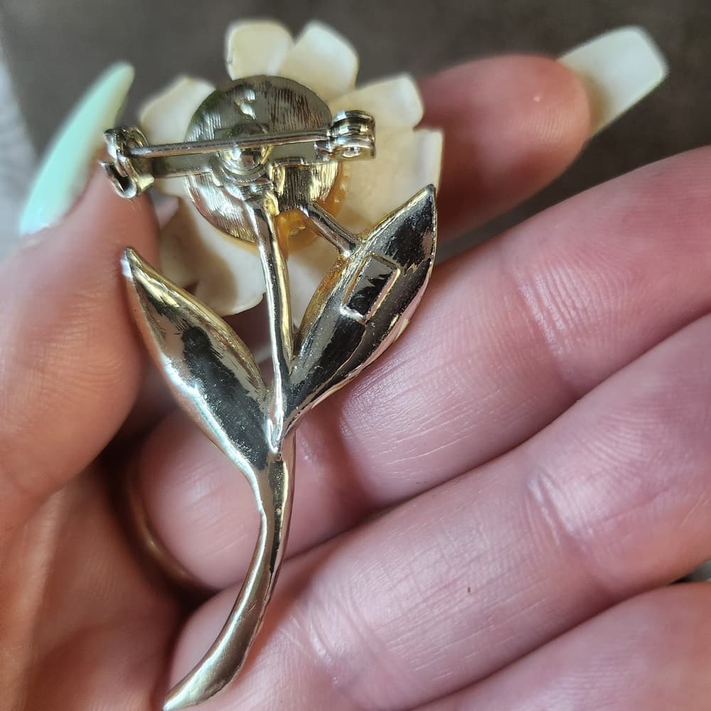 Vintage JJ Cream Rose Floral Stem Brooch With Enamel Leaves - Thumbnail 4