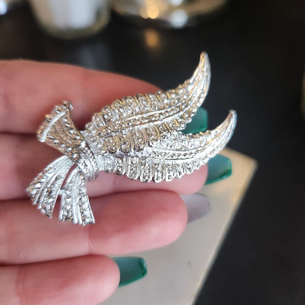 Vintage Gerry's Signed Silver Tone Leaf And Ribbon Brooch Faux Marcasite - Thumbnail 4