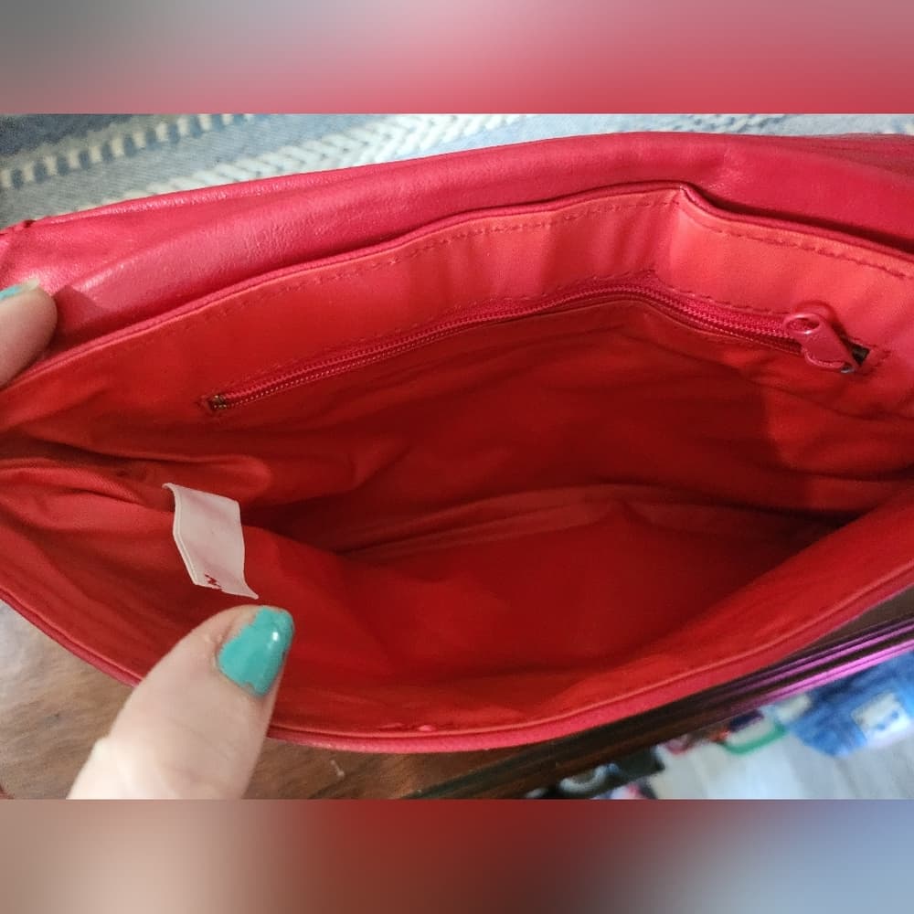 1980s Vibrant Red Leather Clutch Bag - Thumbnail 4