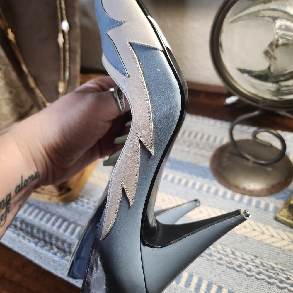 Vintage Pointed Toe Two-Tone Blue & Cream Pumps Made In SPAIN - Thumbnail 12