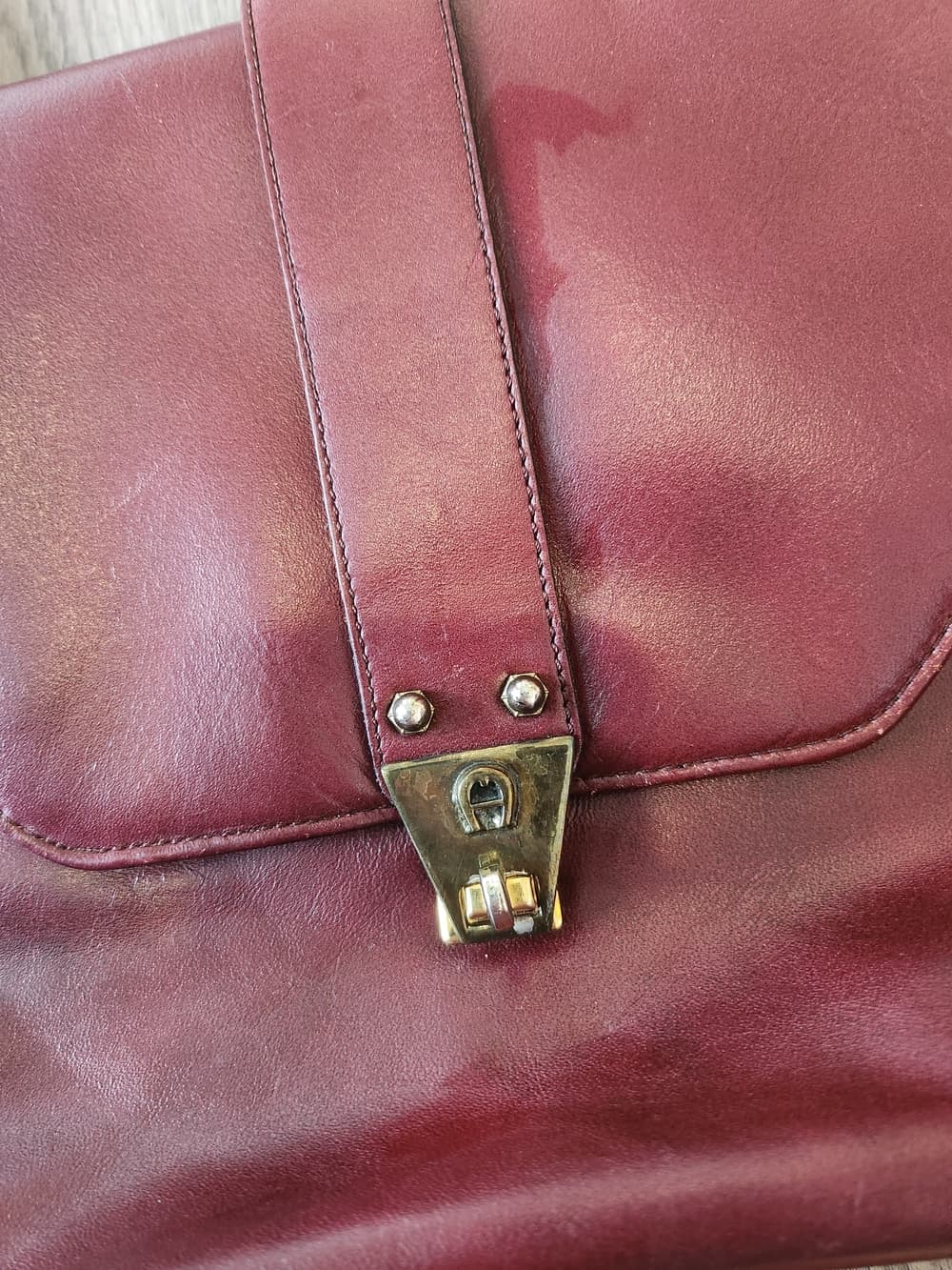 Vintage Etienne Aigner Oxblood Hand Made Leather Shoulder Bag Turn Lock - Thumbnail 2