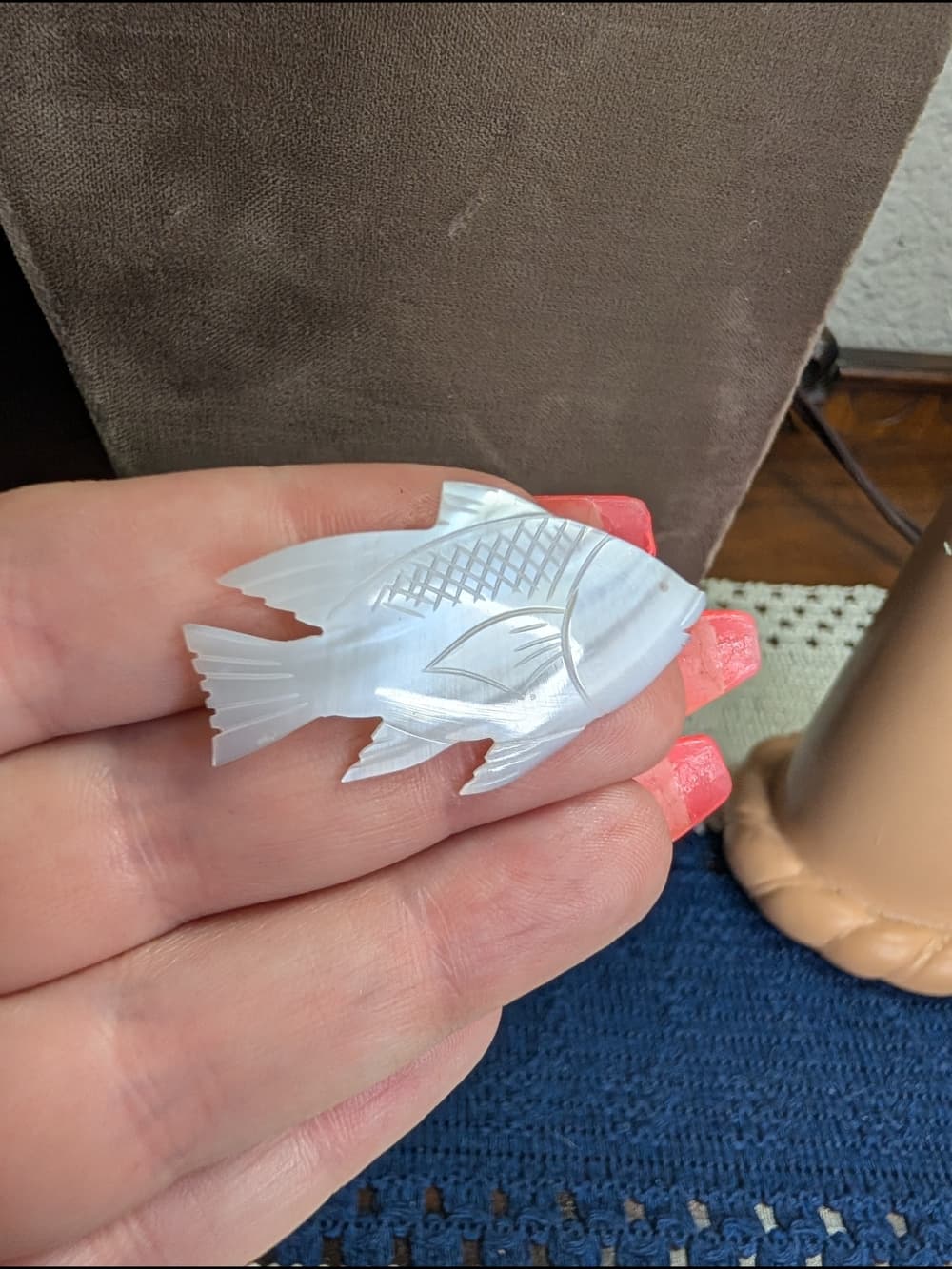 Vintage Carved Shell Mother Of Pearl Opalescent Fish Pin Brooch