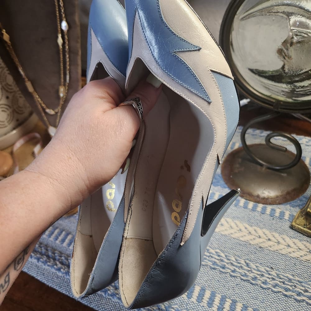Vintage Pointed Toe Two-Tone Blue & Cream Pumps Made In SPAIN - Thumbnail 11