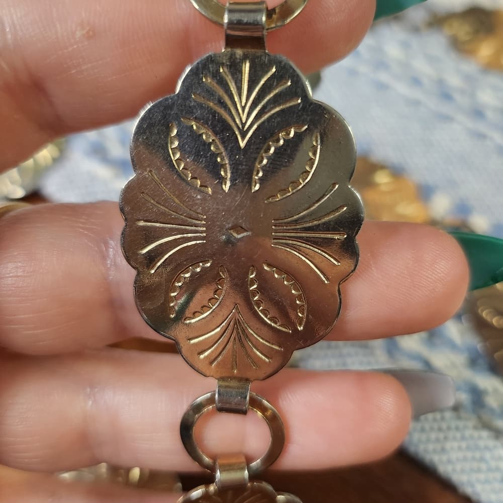 Vintage Fiesta Southwestern Style Floral Concho Link Chain Silver Tone Belt - Thumbnail 2