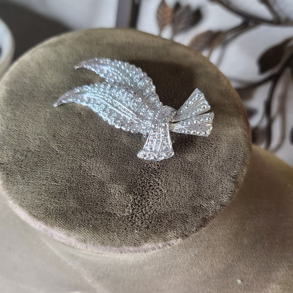 Vintage Gerry's Signed Silver Tone Leaf And Ribbon Brooch Faux Marcasite - Thumbnail 8