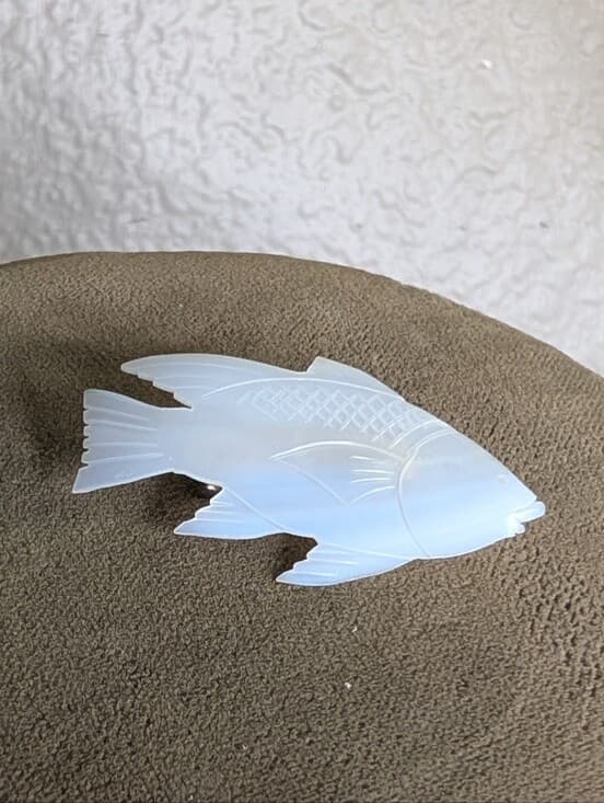 Vintage Carved Shell Mother Of Pearl Opalescent Fish Pin Brooch - Thumbnail 8
