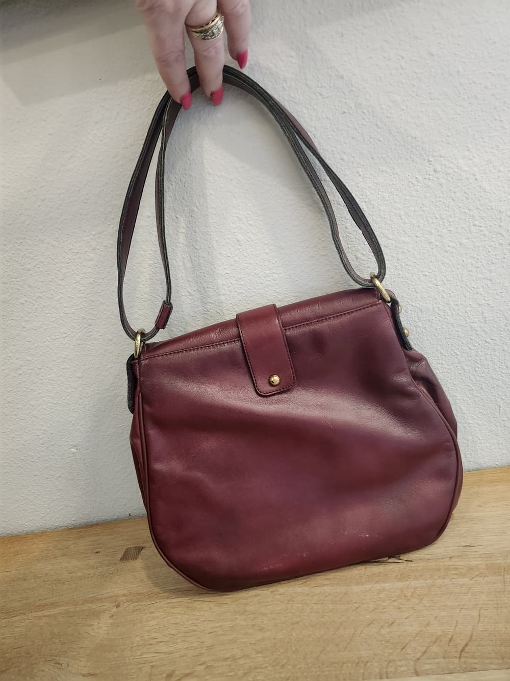 Vintage Etienne Aigner Oxblood Hand Made Leather Shoulder Bag Turn Lock