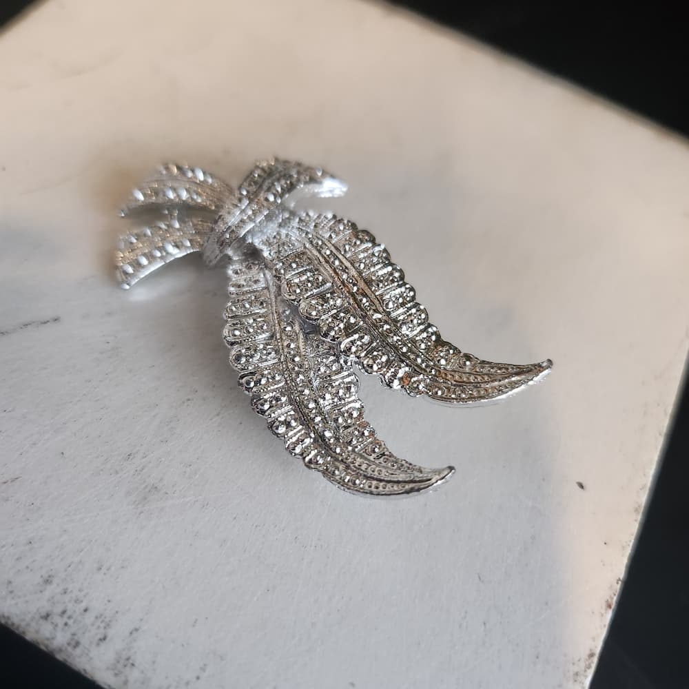 Vintage Gerry's Signed Silver Tone Leaf And Ribbon Brooch Faux Marcasite - Thumbnail 2