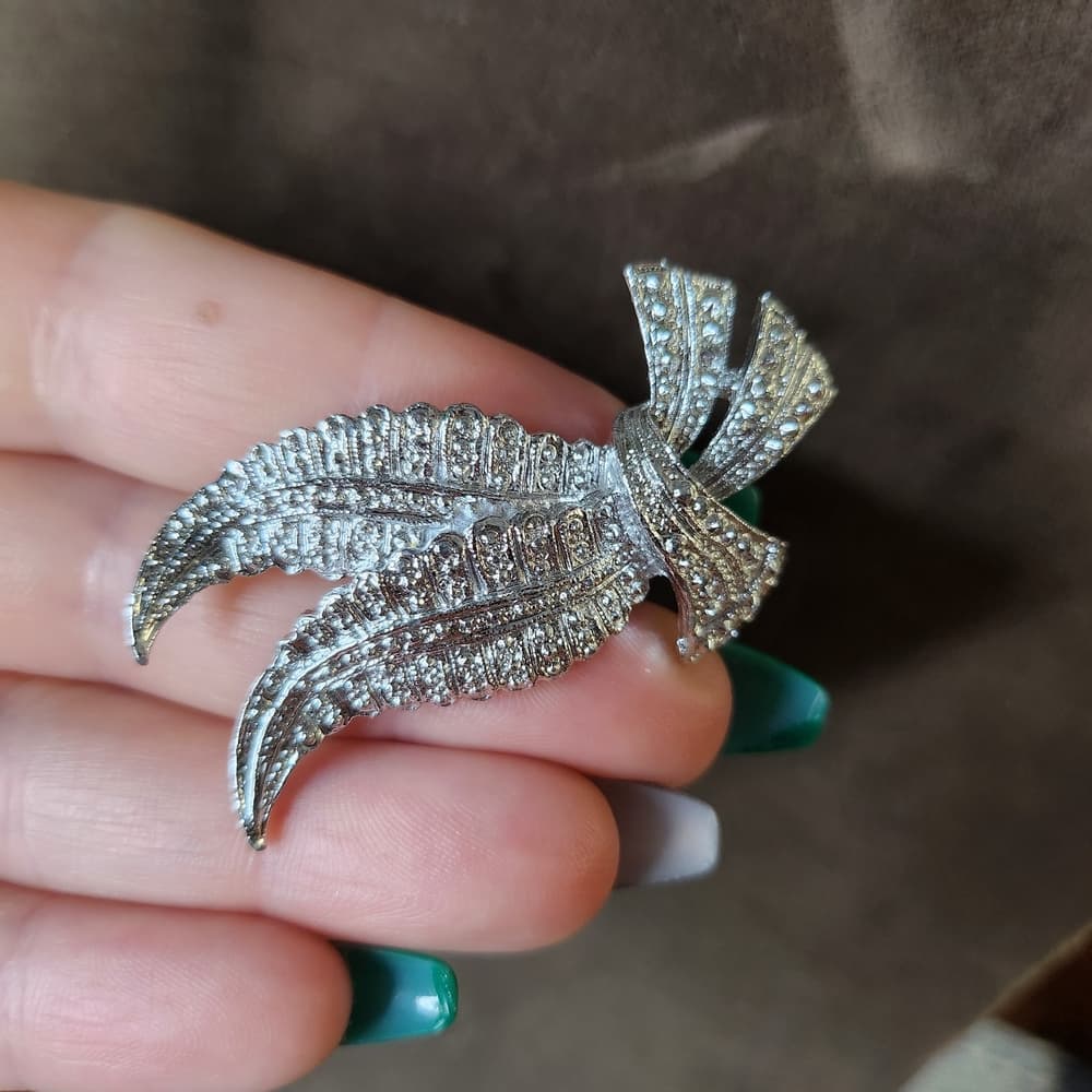 Vintage Gerry's Signed Silver Tone Leaf And Ribbon Brooch Faux Marcasite - Thumbnail 6