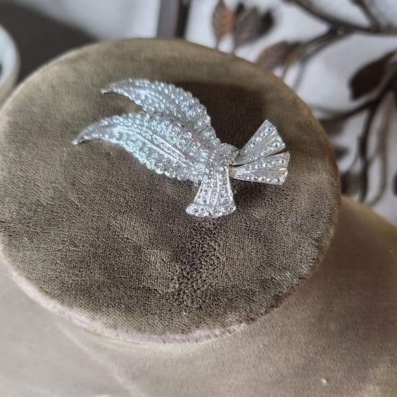 Vintage Gerry's Signed Silver Tone Leaf And Ribbon Brooch Faux Marcasite - Thumbnail 9