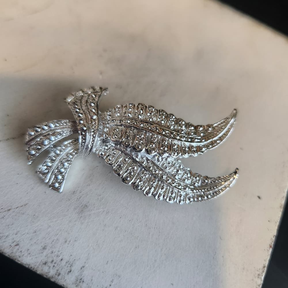 Vintage Gerry's Signed Silver Tone Leaf And Ribbon Brooch Faux Marcasite - Thumbnail 3