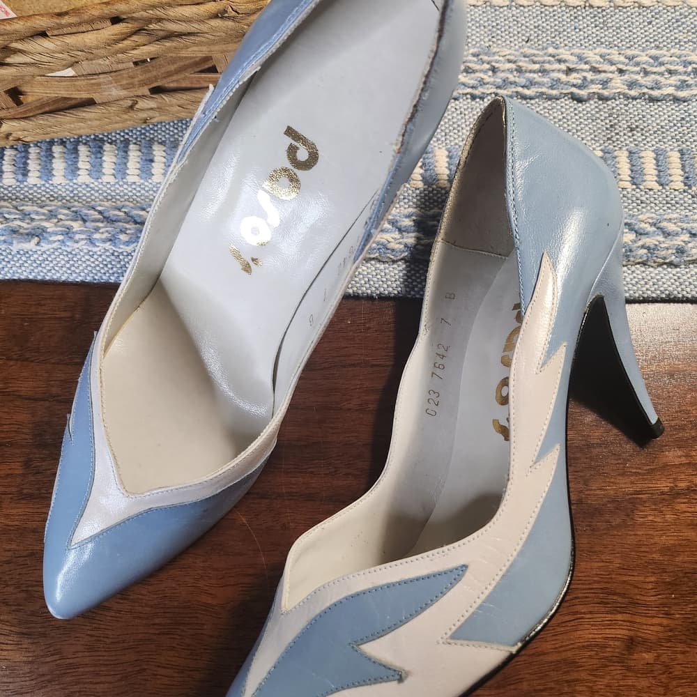 Vintage Pointed Toe Two-Tone Blue & Cream Pumps Made In SPAIN - Thumbnail 2