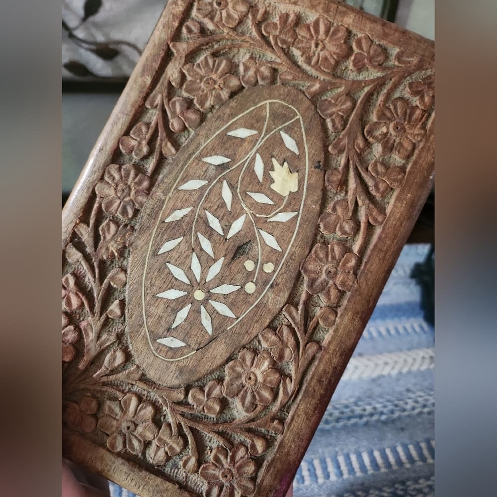 Mid Century Intricately Carved Wooden Jewelry Box With Shell Inlay - Thumbnail 6