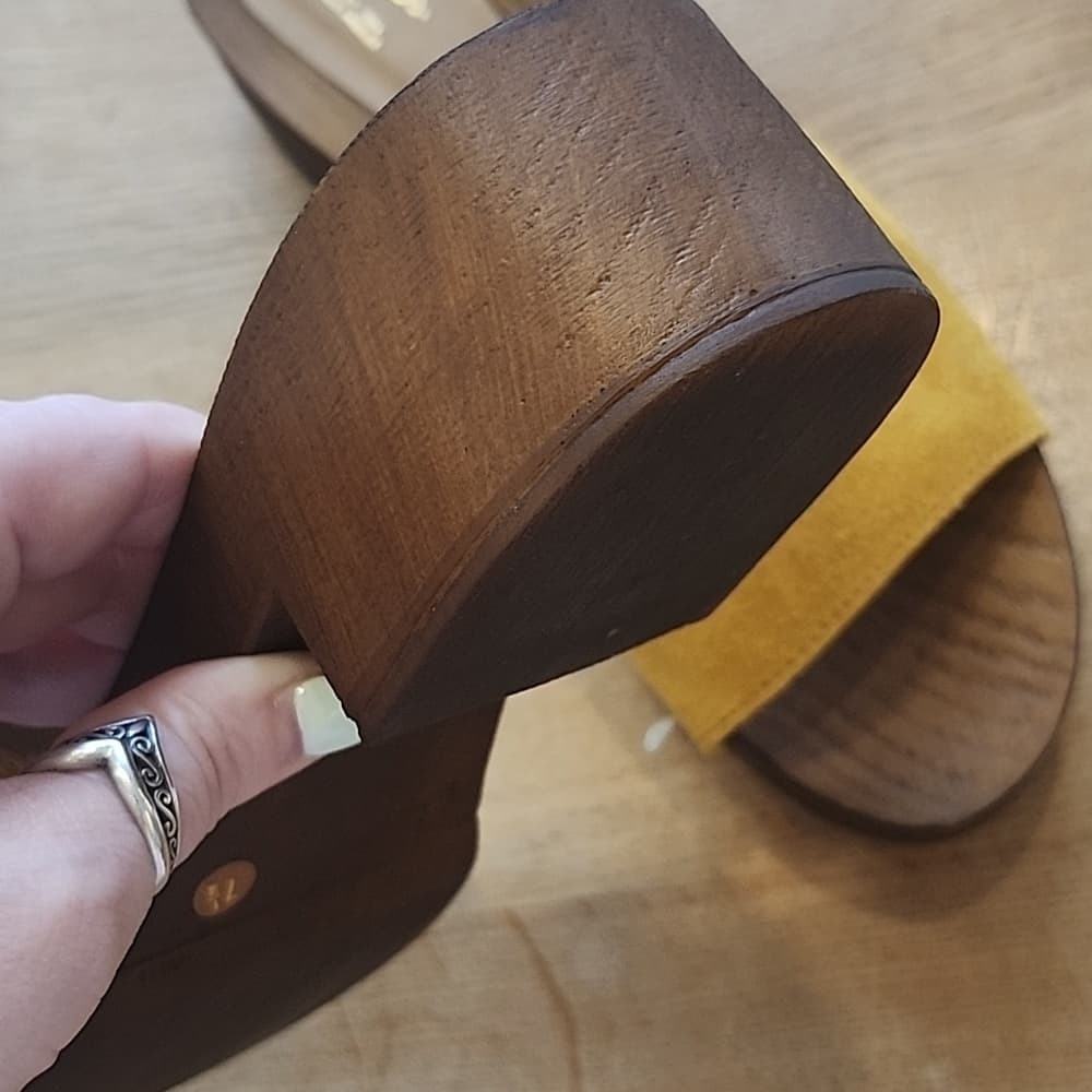 Seychelles Mustard Yellow Suede Slide Mules Studded Wood Made In Italy - Thumbnail 6