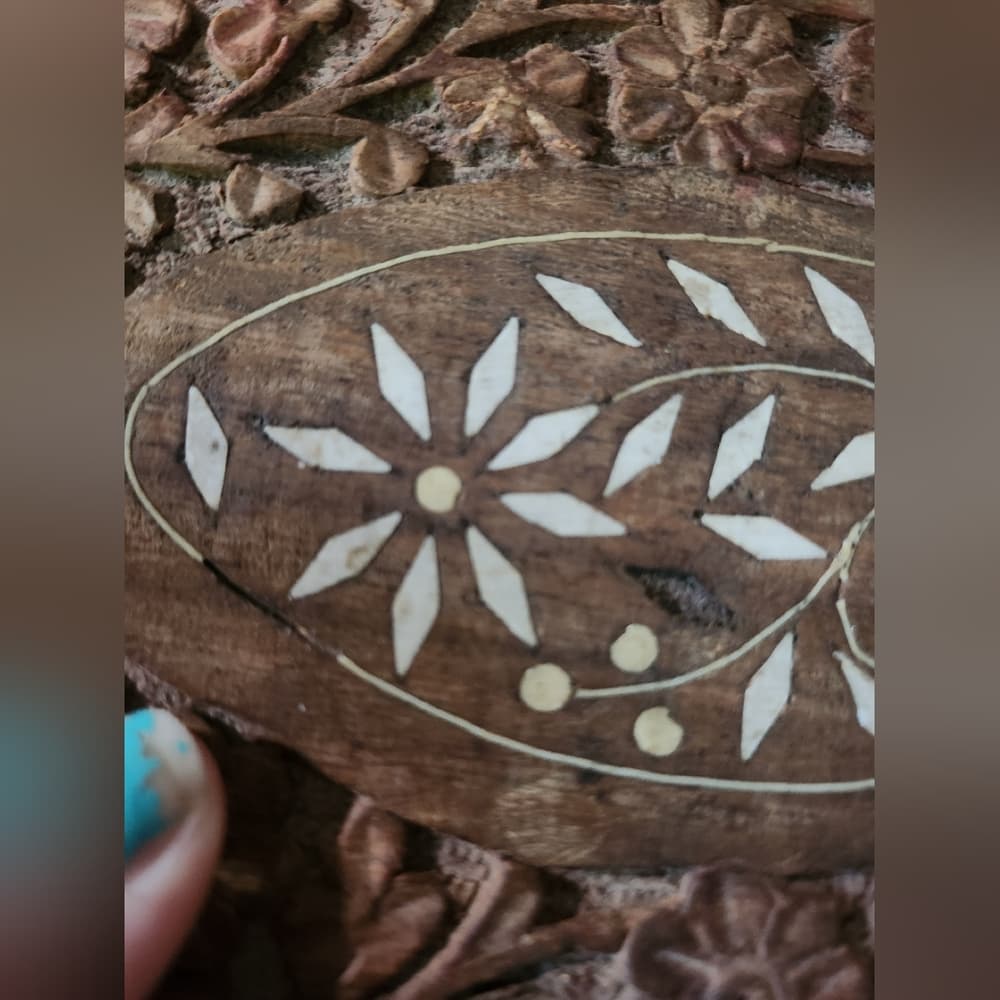 Mid Century Intricately Carved Wooden Jewelry Box With Shell Inlay - Thumbnail 11