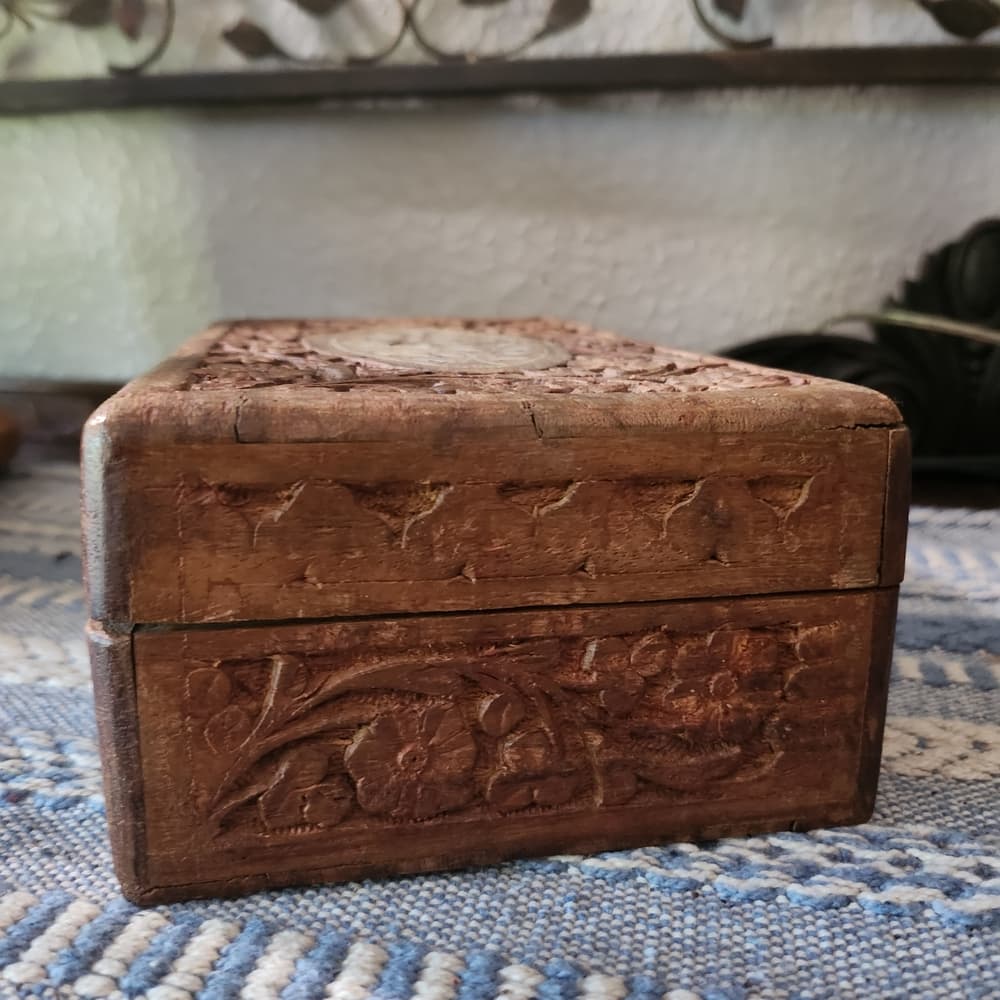 Mid Century Intricately Carved Wooden Jewelry Box With Shell Inlay - Thumbnail 8