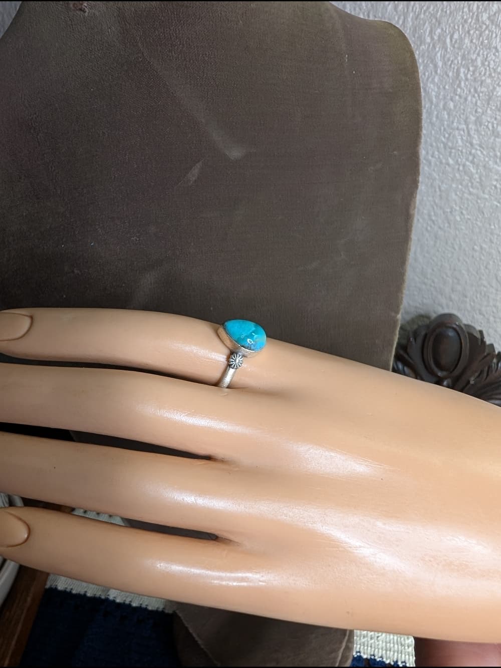 Southwestern Style Sterling Silver Teardrop Mojave Turquoise Ring - Size 7 - Thumbnail 3