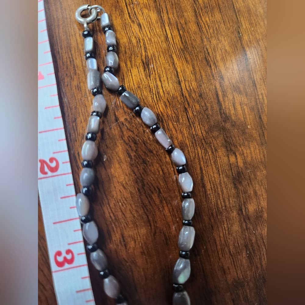 Gorgeous Luster Gray Mother Of Pearl Shell Oblong Beaded Graduated Necklace - Thumbnail 9
