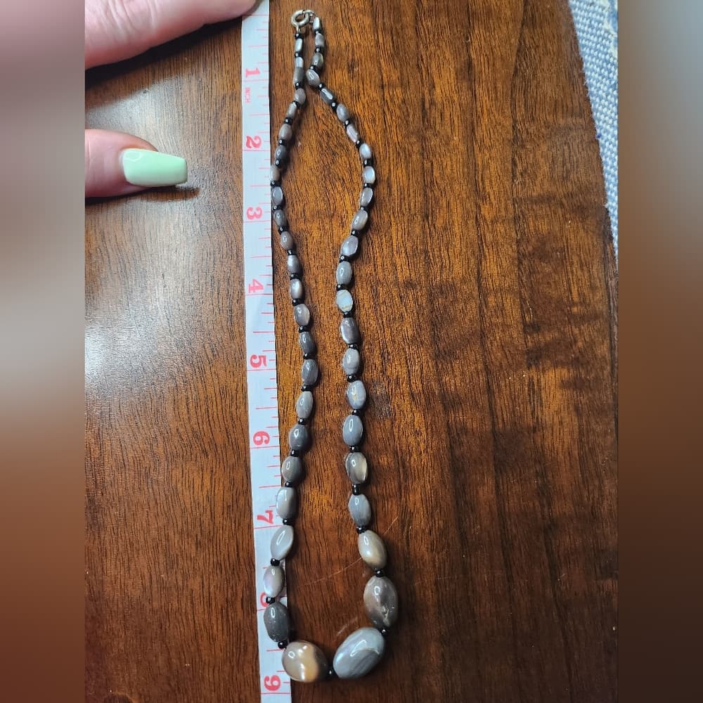 Gorgeous Luster Gray Mother Of Pearl Shell Oblong Beaded Graduated Necklace - Thumbnail 8