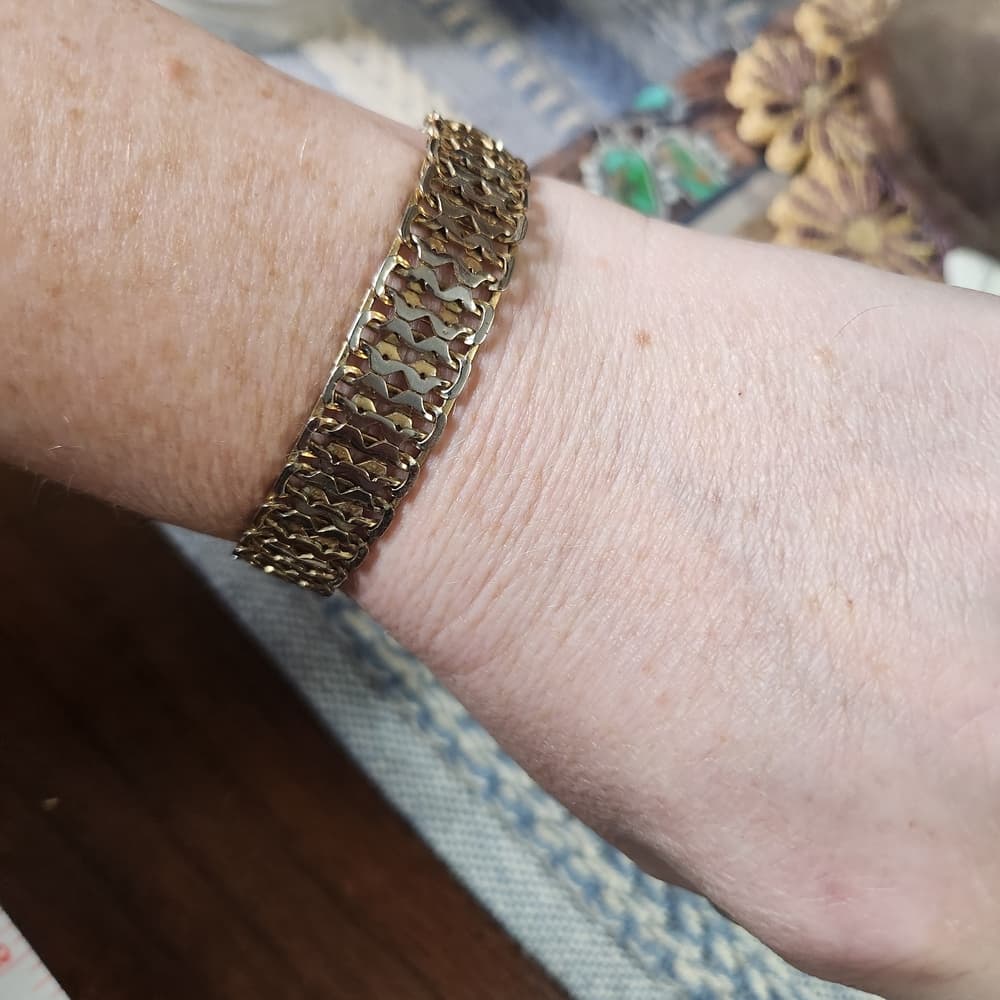 Vintage Signed Monet Gold Tone Link Chain 7" Bracelet - Thumbnail 8