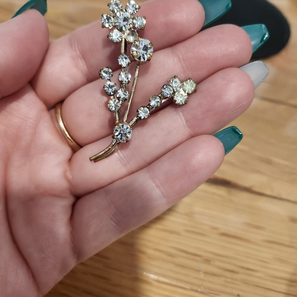 Vintage Silver Tone White Rhinestone Flower Bunch Brooch - Thumbnail 2