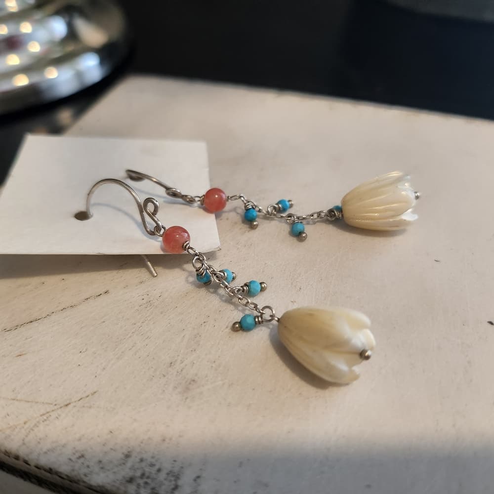 Carved Mother Of Pearl Flower Long Dangle Beaded Silver Drop Earrings - Thumbnail 9