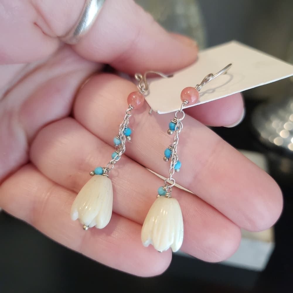 Carved Mother Of Pearl Flower Long Dangle Beaded Silver Drop Earrings - Thumbnail 5