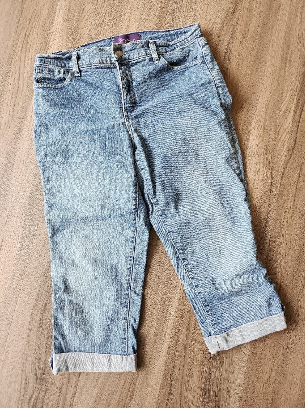 NYDJ Light Blue Cropped Roll-Cuff Capri Jeans With Rhinestone Buttons - Thumbnail 15