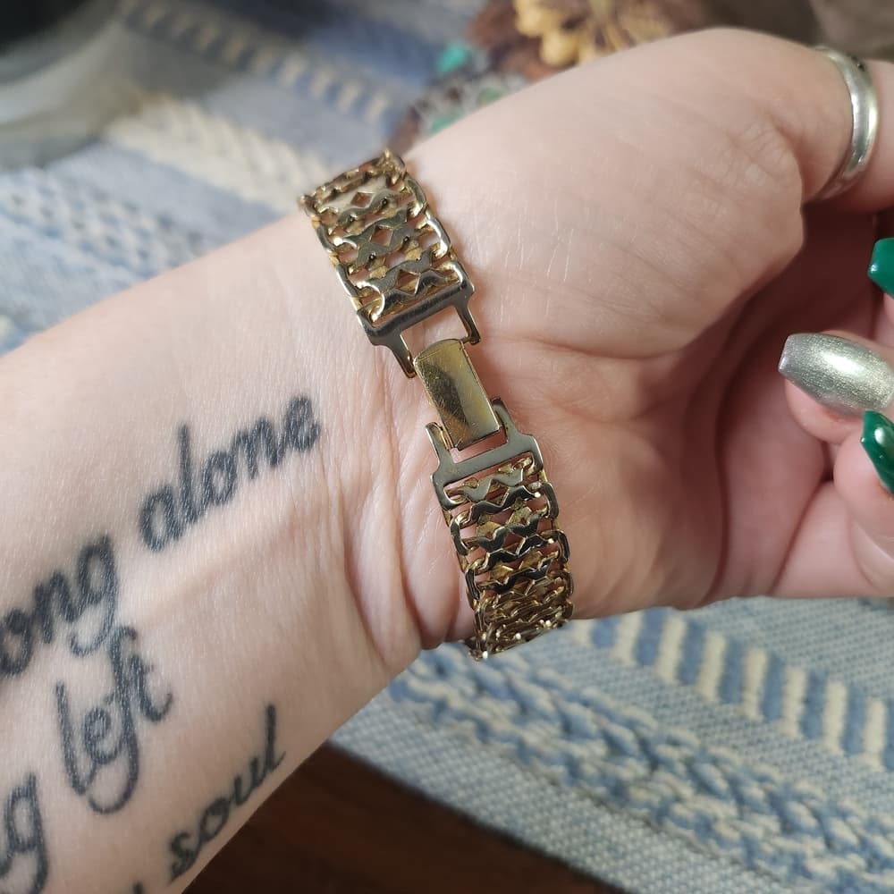 Vintage Signed Monet Gold Tone Link Chain 7" Bracelet - Thumbnail 7