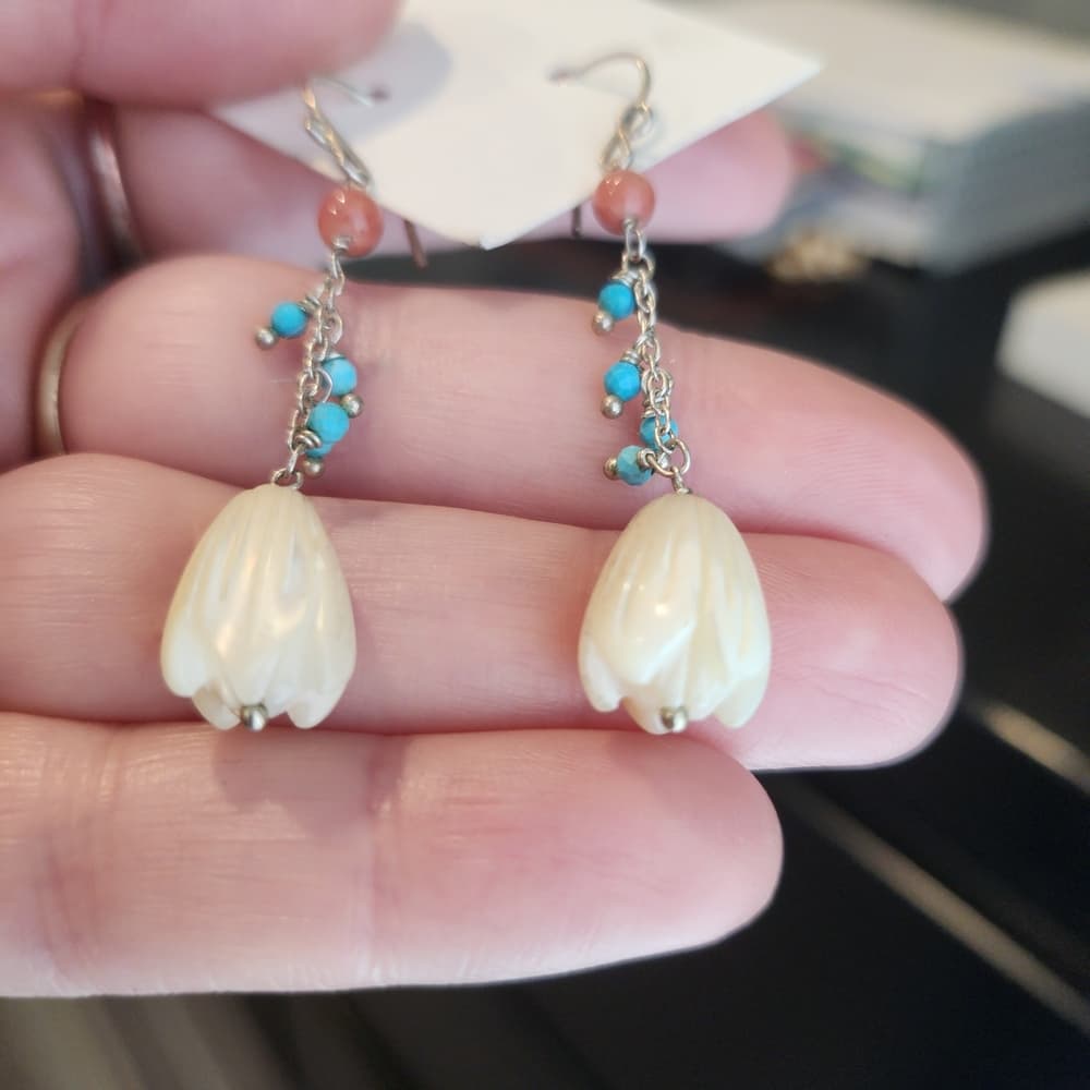 Carved Mother Of Pearl Flower Long Dangle Beaded Silver Drop Earrings - Thumbnail 2