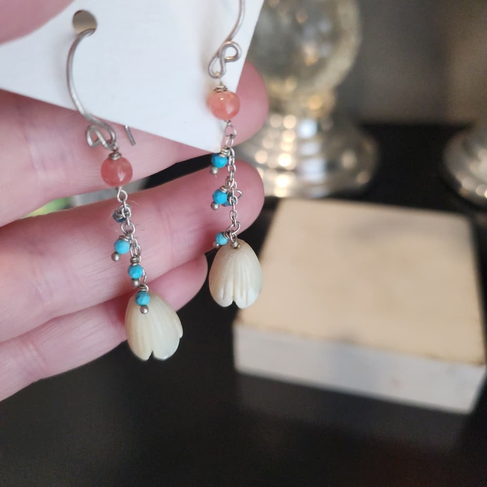 Carved Mother Of Pearl Flower Long Dangle Beaded Silver Drop Earrings - Thumbnail 6