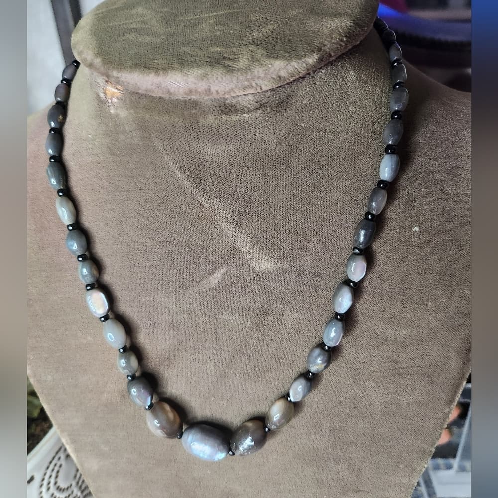 Gorgeous Luster Gray Mother Of Pearl Shell Oblong Beaded Graduated Necklace
