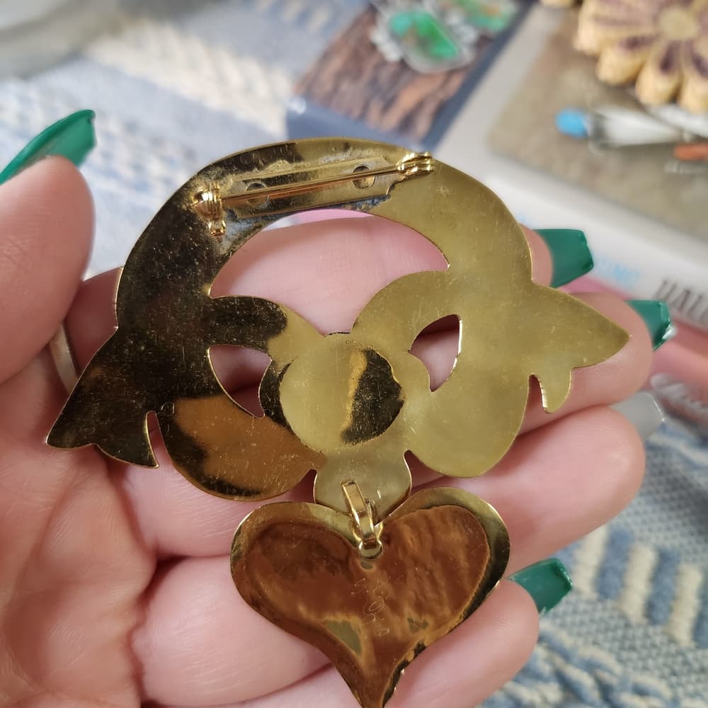 Vintage Gold Tone Signed Heart With Movable Parts Brooch SH 96 - Thumbnail 2