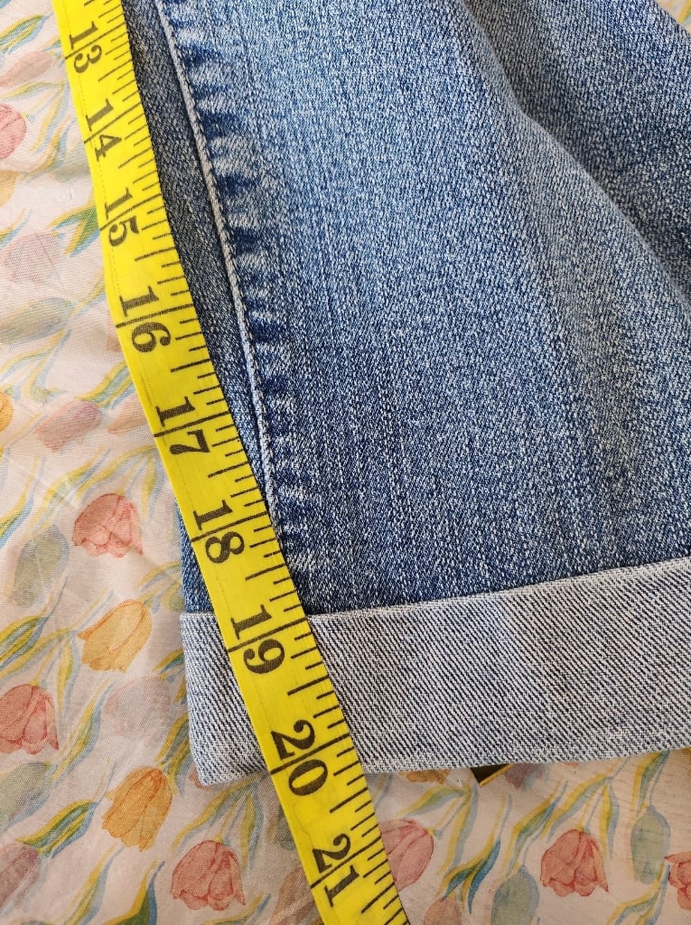 NYDJ Light Blue Cropped Roll-Cuff Capri Jeans With Rhinestone Buttons - Thumbnail 13