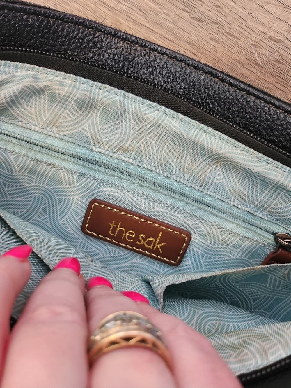 The Sak Soft Black Leather Shoulder Bag with Contrast Stitching - Thumbnail 6