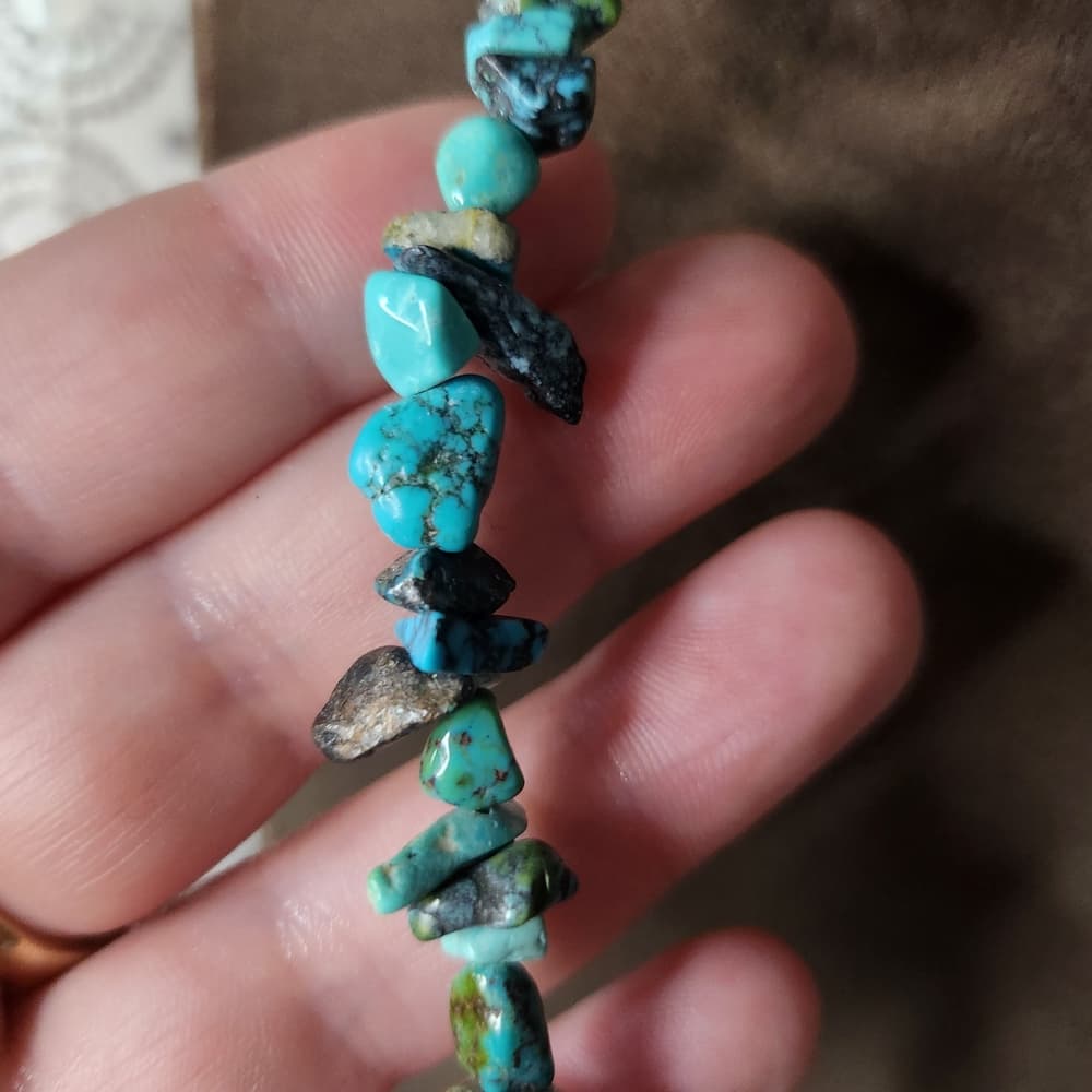 Southwestern Style 24" Long Turquoise Chip Beaded Necklace With Silver Clasp - Thumbnail 2