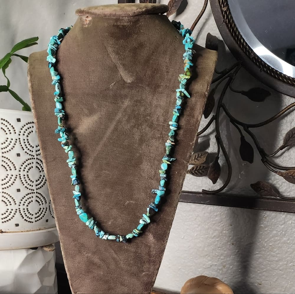 Southwestern Style 24" Long Turquoise Chip Beaded Necklace With Silver Clasp - Thumbnail 9