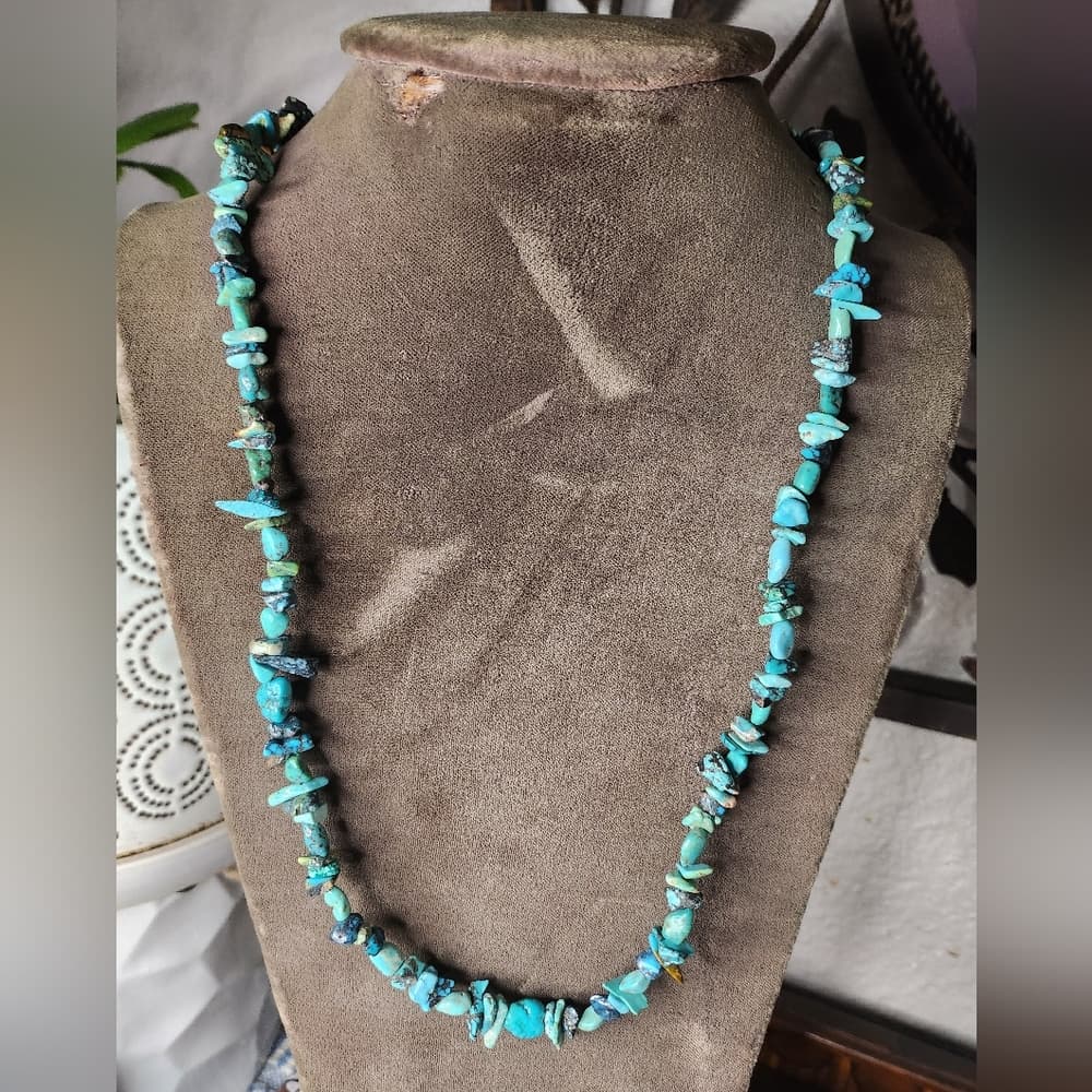 Southwestern Style 24" Long Turquoise Chip Beaded Necklace With Silver Clasp - Thumbnail 10